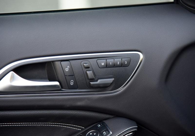 2016 GLA 220 4MATIC ʱ