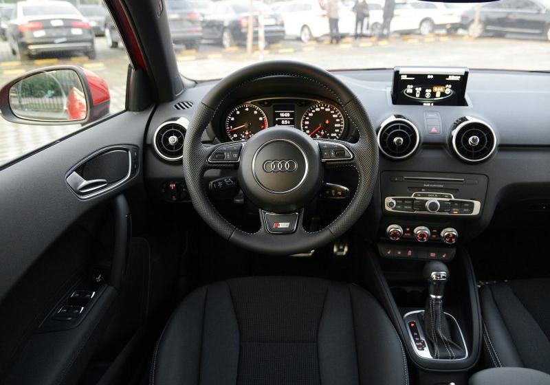 2016 30 TFSI Sportback S Line˶