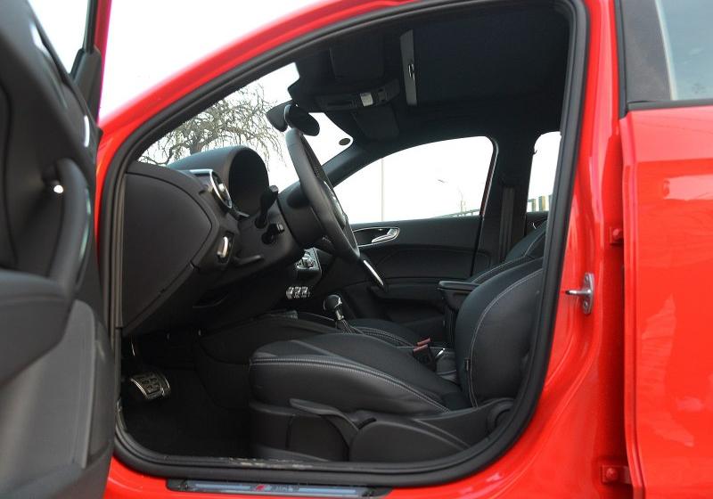 2016 30 TFSI Sportback S Line˶