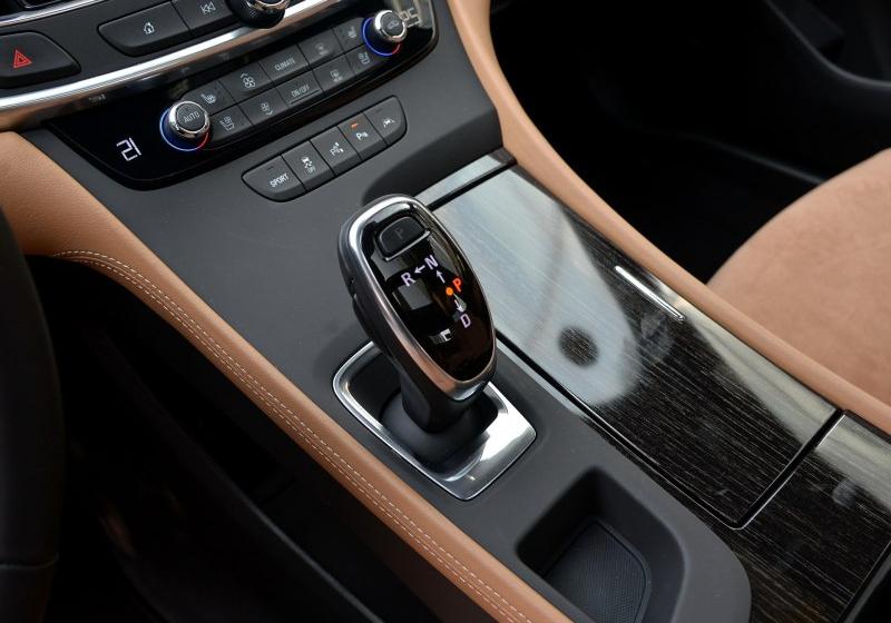 2016�� 28T �콢��