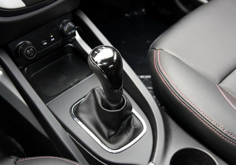 2016�� 1.6L �ֶ������� ��V