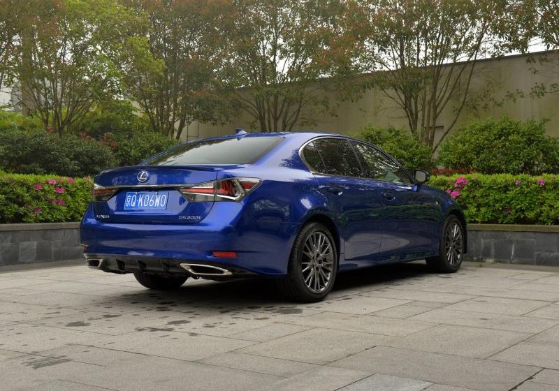 2016�� 200t F SPORT