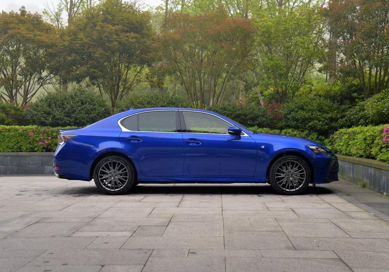 2016�� 200t F SPORT