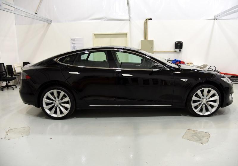 2016 MODEL S 90D