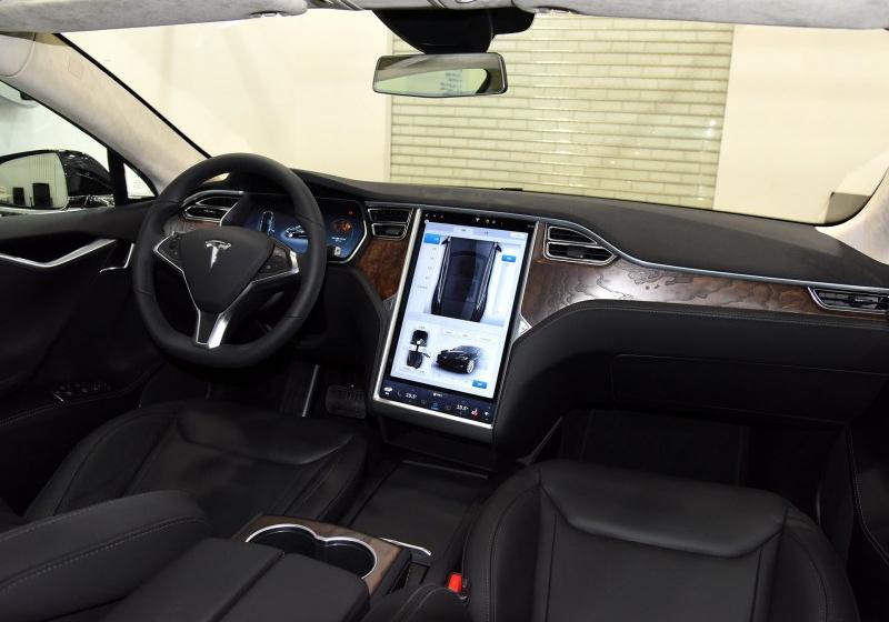 2016 MODEL S 90D