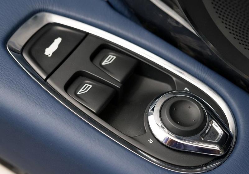 2016款 5.2T 首发版