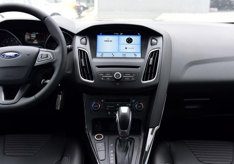 2017  EcoBoost 180 ԶӢ