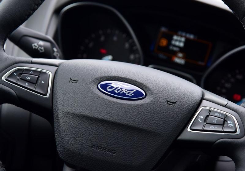 2017  EcoBoost 180 ԶӢ