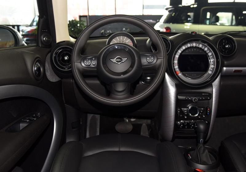 2016�� 1.6T COOPER ALL4 Park Lane