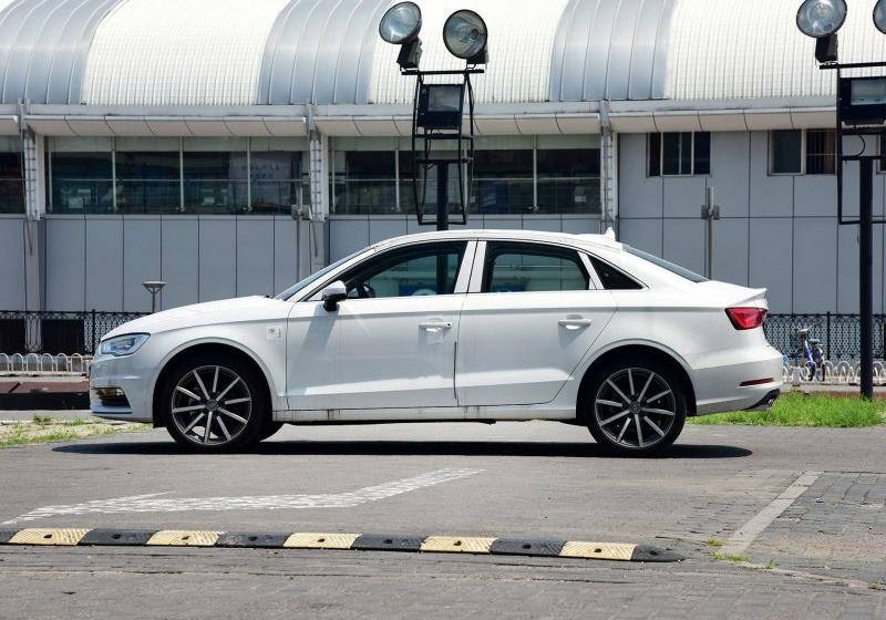 2016 Limousine 35 TFSI ر