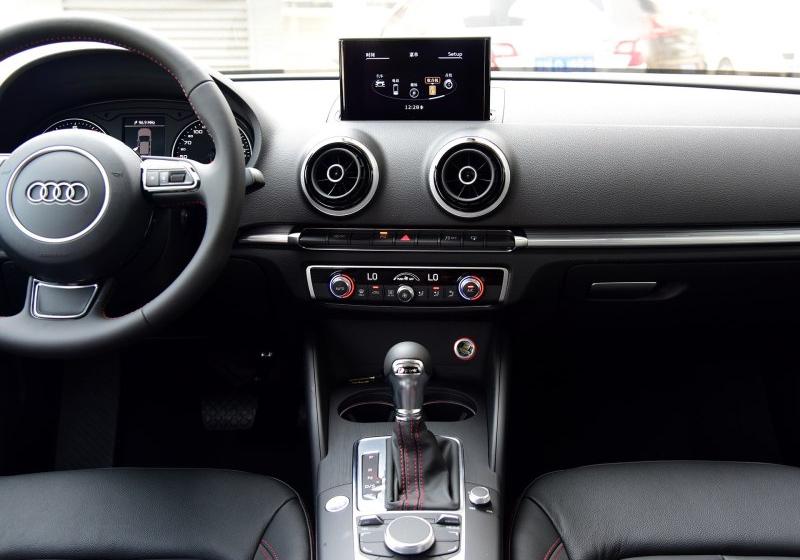 2016 Limousine 35 TFSI ر