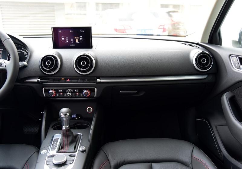 2016 Limousine 35 TFSI ر