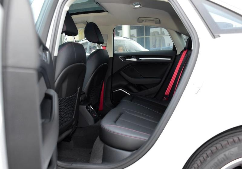 2016 Limousine 35 TFSI ر