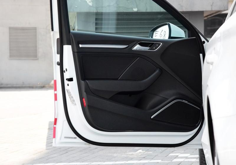 2016 Limousine 35 TFSI ر