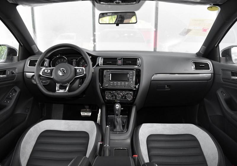 2016 280TSI ԶR-Line