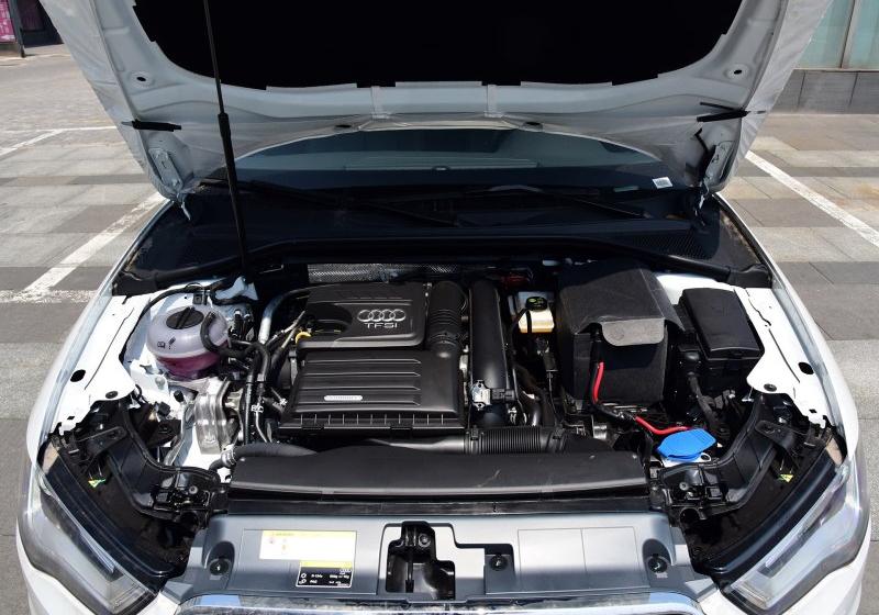 2016 Limousine 35 TFSI ر