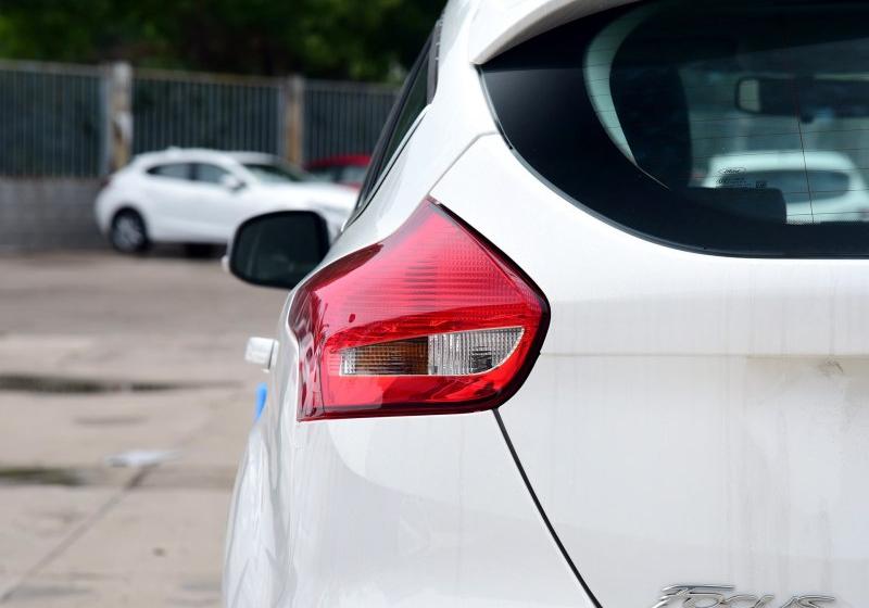 2017�� ���� EcoBoost 180 �Զ���Ӣ��