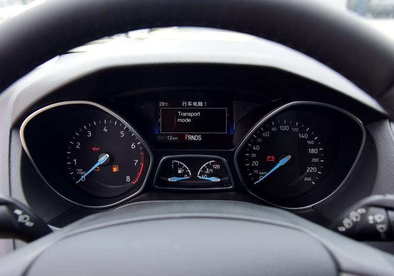 2017  EcoBoost 180 ԶӢ