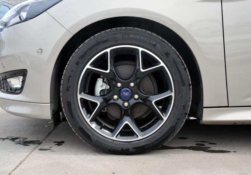 2017  EcoBoost 180 Զ˶