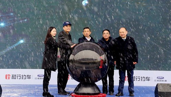 0913082419b8a111477392.jpg 157876572671355879.jpg