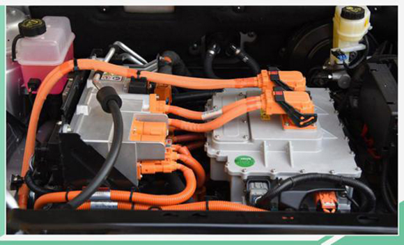 050033389a638ce23d0563.jpg 0500255353f3d760872995.jpg