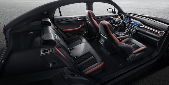 21170238bde4c151b08357.jpg 内饰全景.jpg