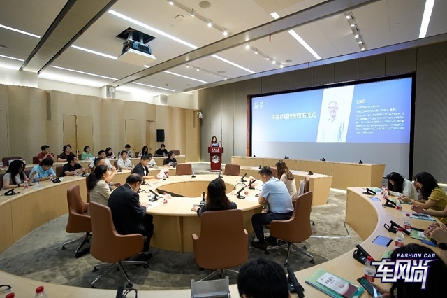 29010708a55dc0f3ed0090.jpg 2.jpg