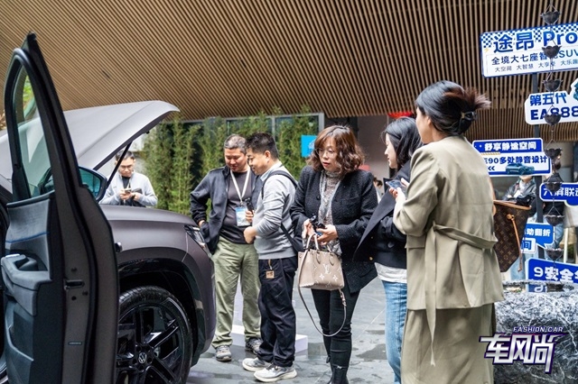 281156132af9e8ddd52930.jpg 4.jpg