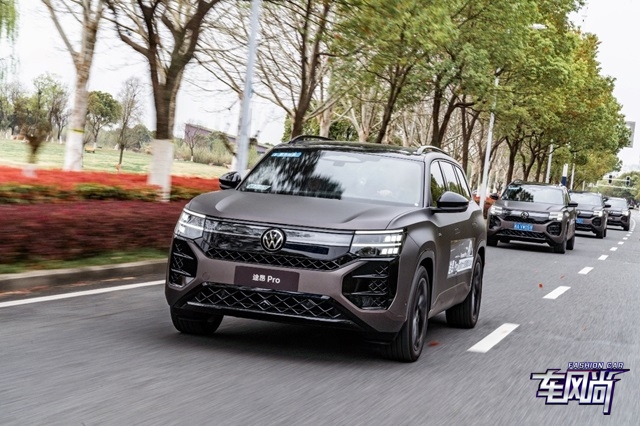 281156209e05b001705245.jpg 5.jpg