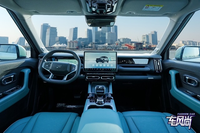 101915250b000e5b720742.jpg 2.jpg